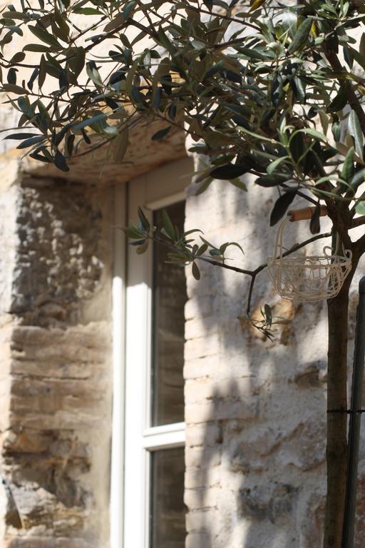 Bed and Breakfast L'Abri Du Poete Besse-sur-Issole Exterior foto