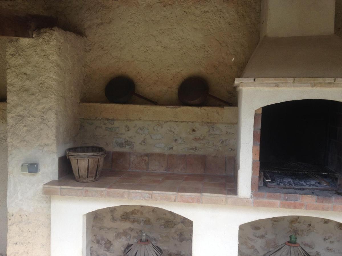 Bed and Breakfast L'Abri Du Poete Besse-sur-Issole Exterior foto